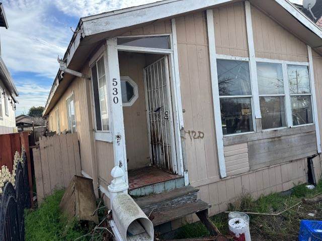 530 4Th St - Photo 1