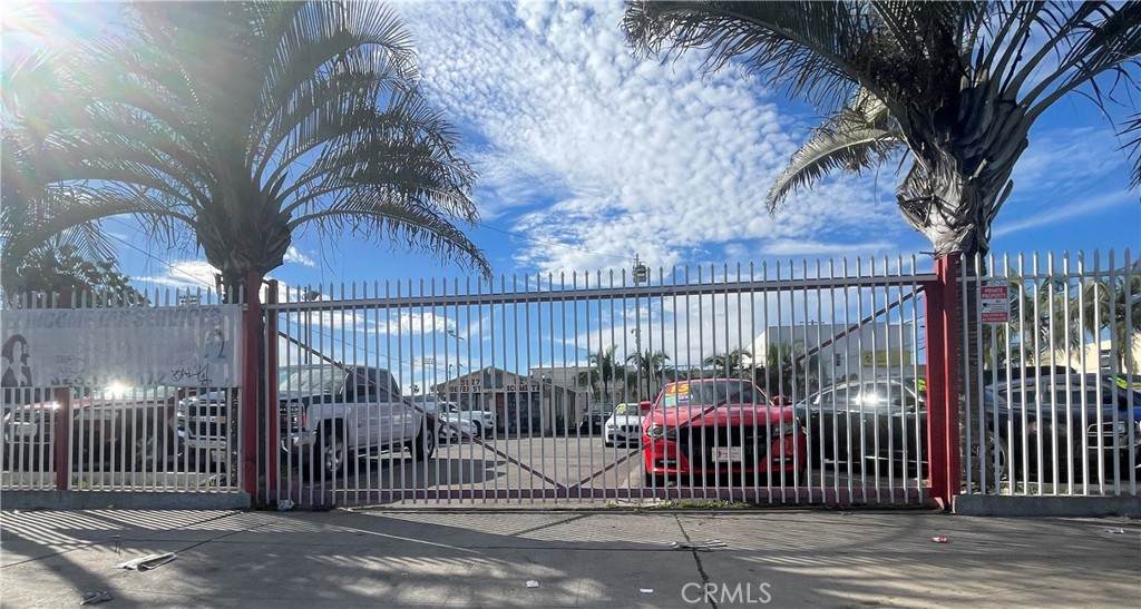 5827 Hoover - Photo 1