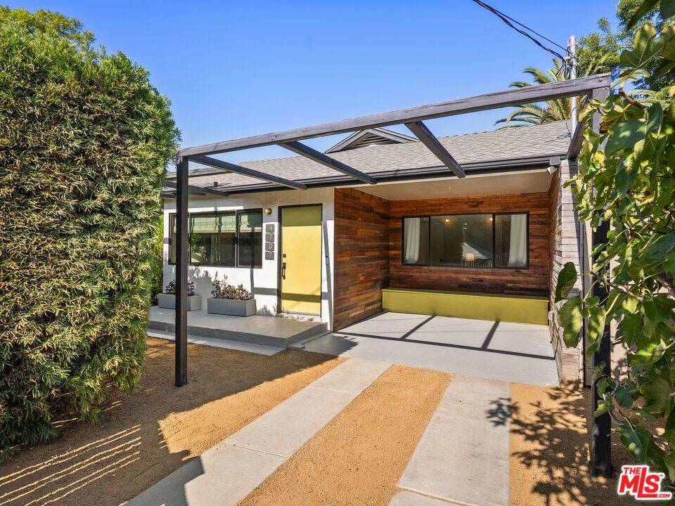 4707 Toland Way - Photo 1