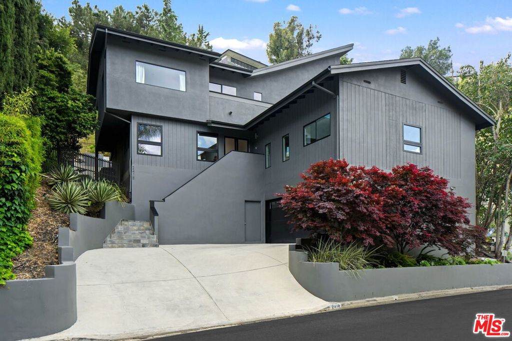 2418 Canyon Oak Drive - Photo 1