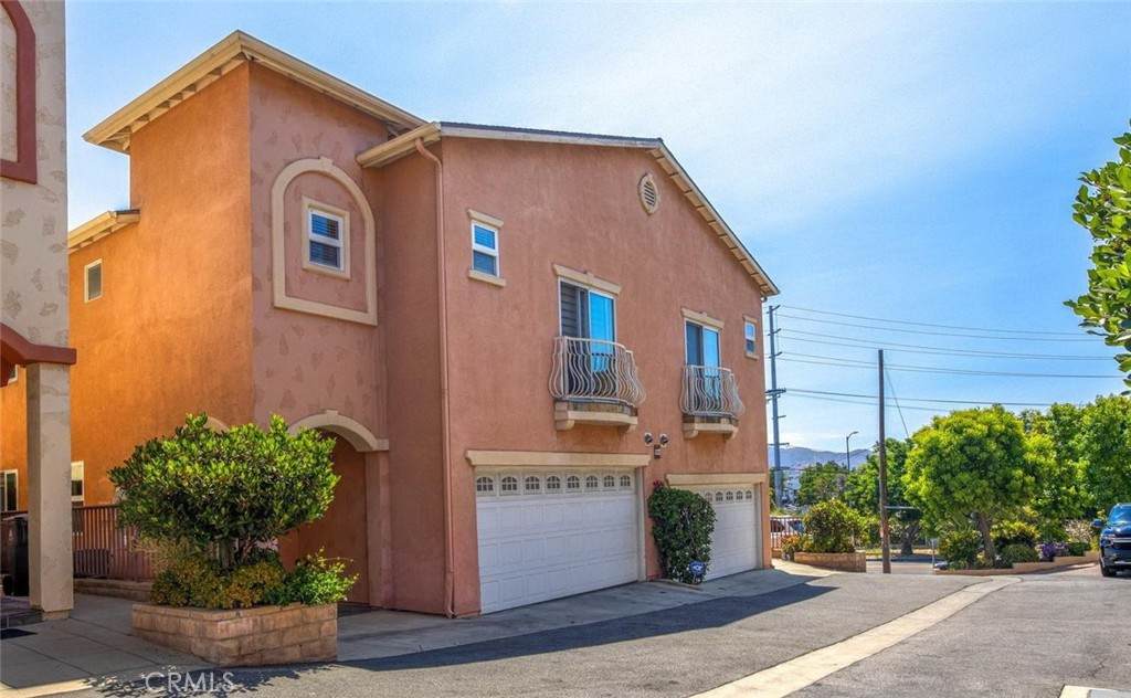 12385 Osborne Street - Photo 1