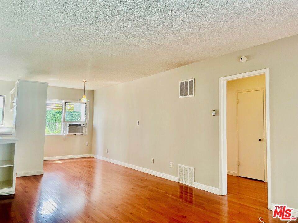 https://bt-photos.global.ssl.fastly.net/socal/orig_boomver_1_412157520-3.jpg