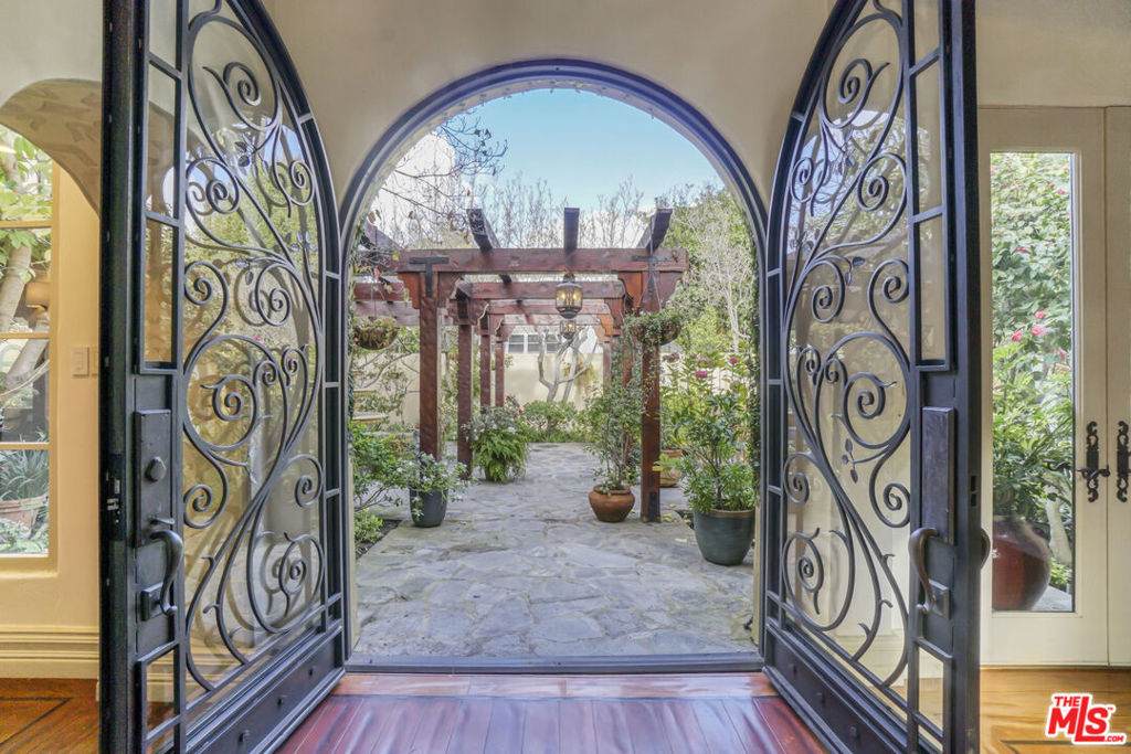 https://bt-photos.global.ssl.fastly.net/socal/orig_boomver_1_412185599-2.jpg