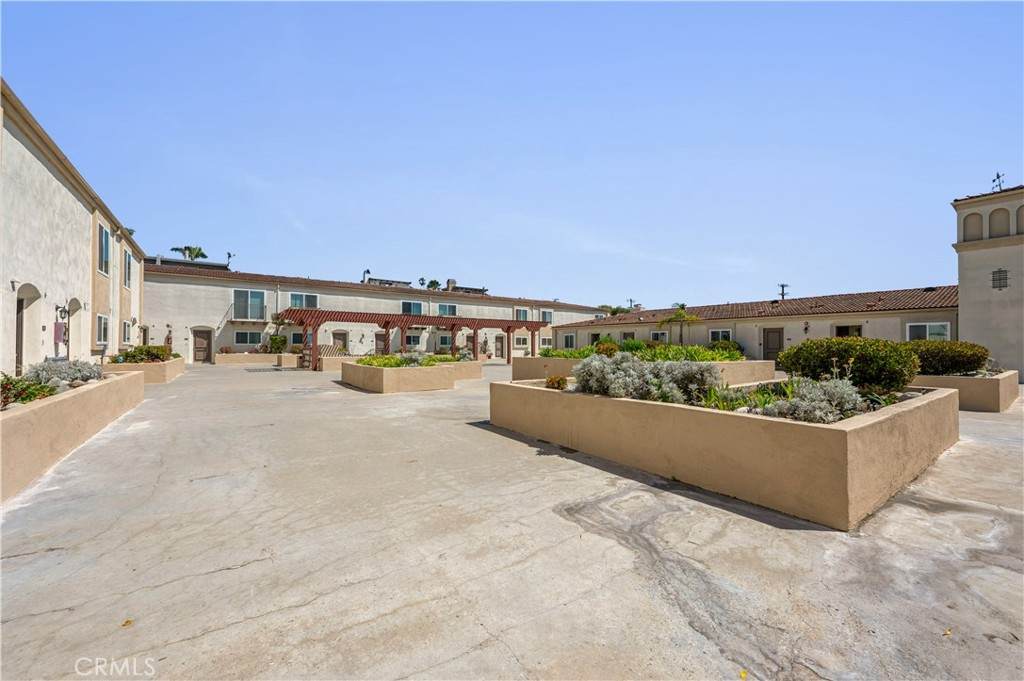 https://bt-photos.global.ssl.fastly.net/socal/orig_boomver_1_412188763-2.jpg