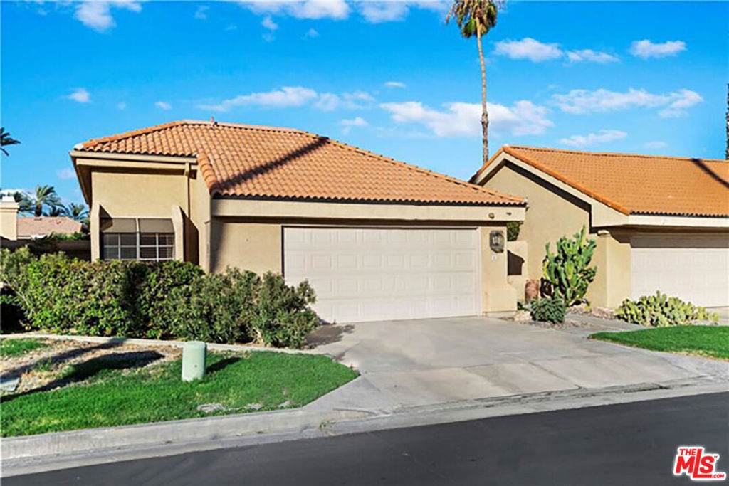 8 Las Cruces Lane - Photo 1