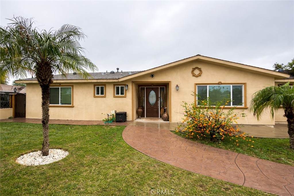 7817 Nagle Ave - Photo 1