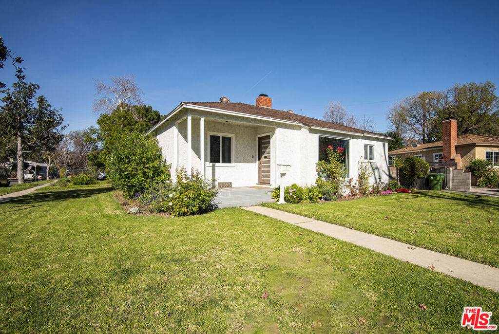 15525 Sylvan Street - Photo 1