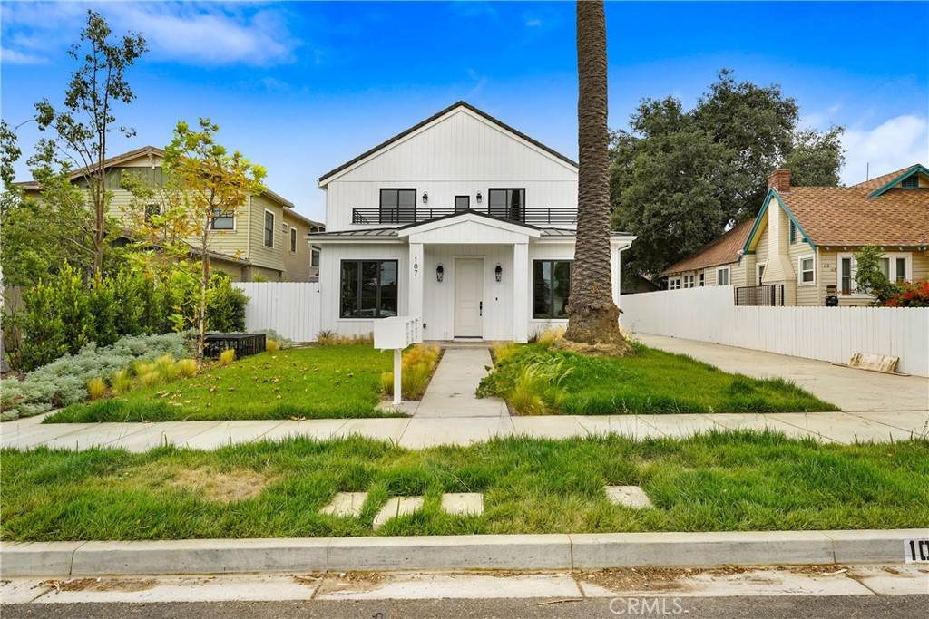 109 Parkwood Avenue - Photo 1