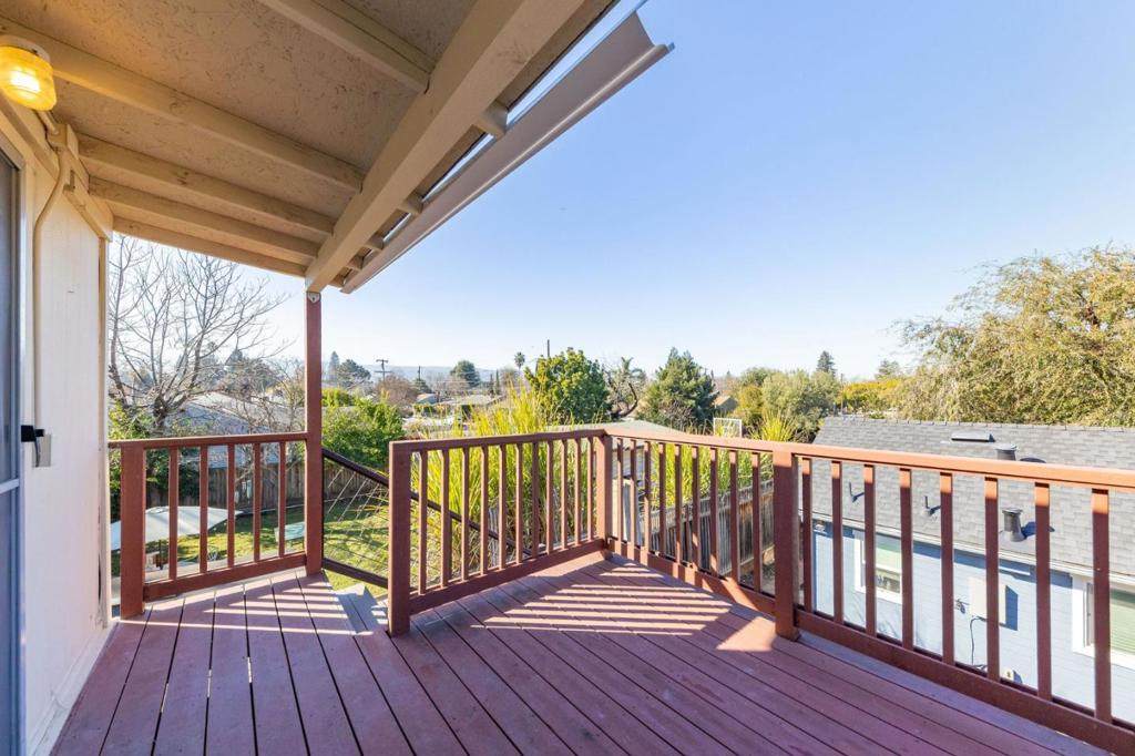  Redwood Avenue - Photo 1