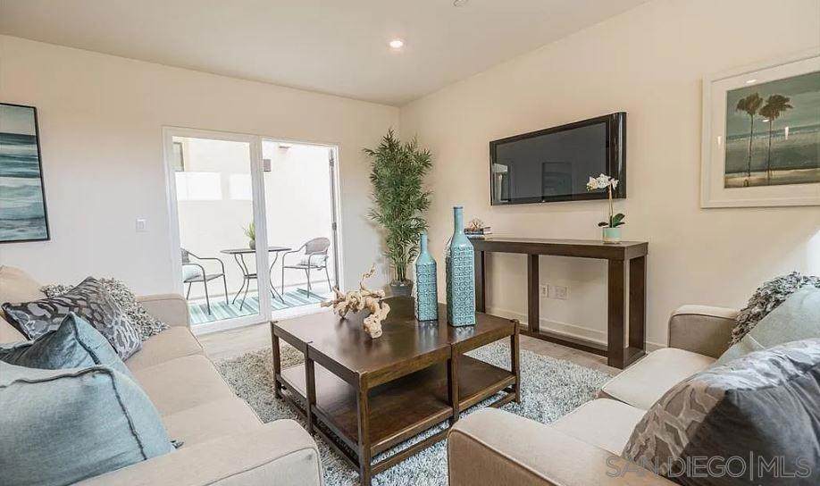 3128 Canon St - Photo 1