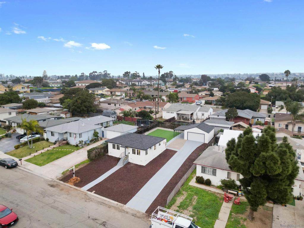 1347 Costa Ave - Photo 1