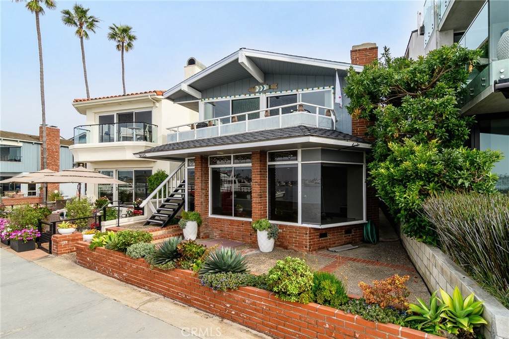 302 Bay Front - Photo 1