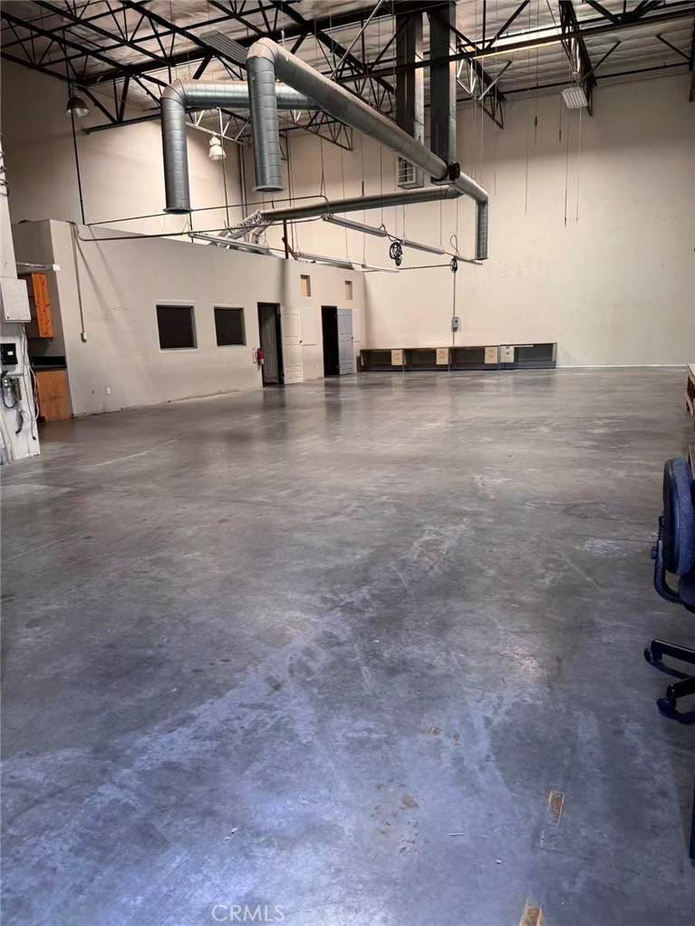 5065 Walnut Grove - Photo 1