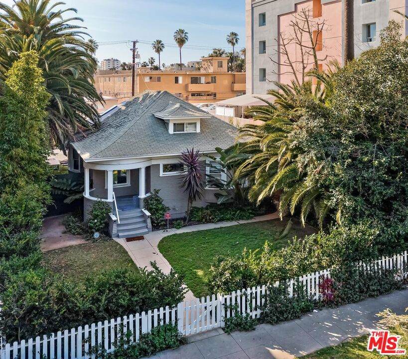 1124 7th Street - Photo 1