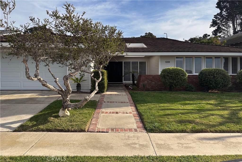 1210 Sandpoint - Photo 1