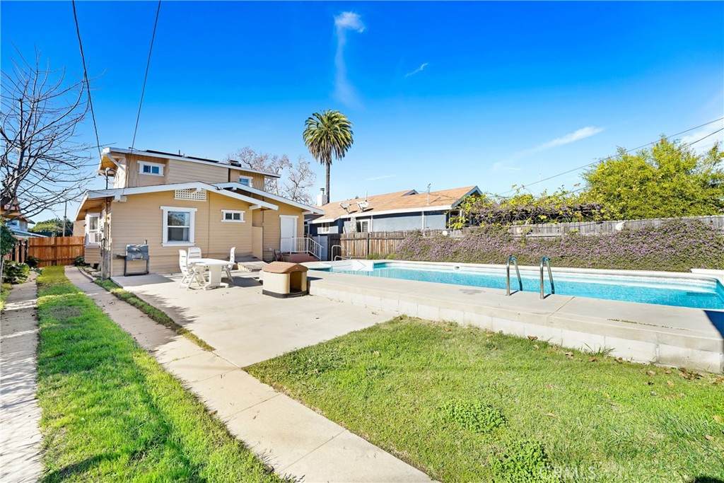 https://bt-photos.global.ssl.fastly.net/socal/orig_boomver_1_412481138-2.jpg
