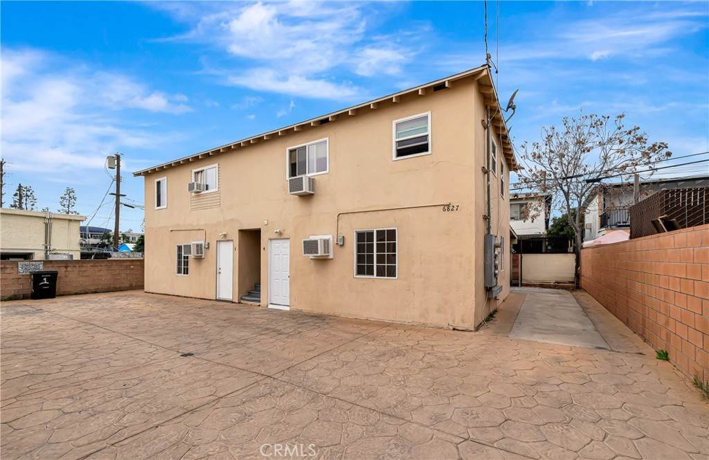 6827 Simpson - Photo 1