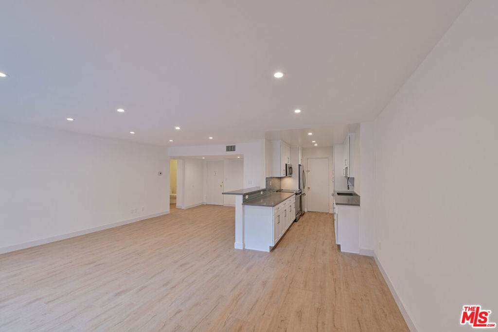 136 Palm Drive - Photo 1