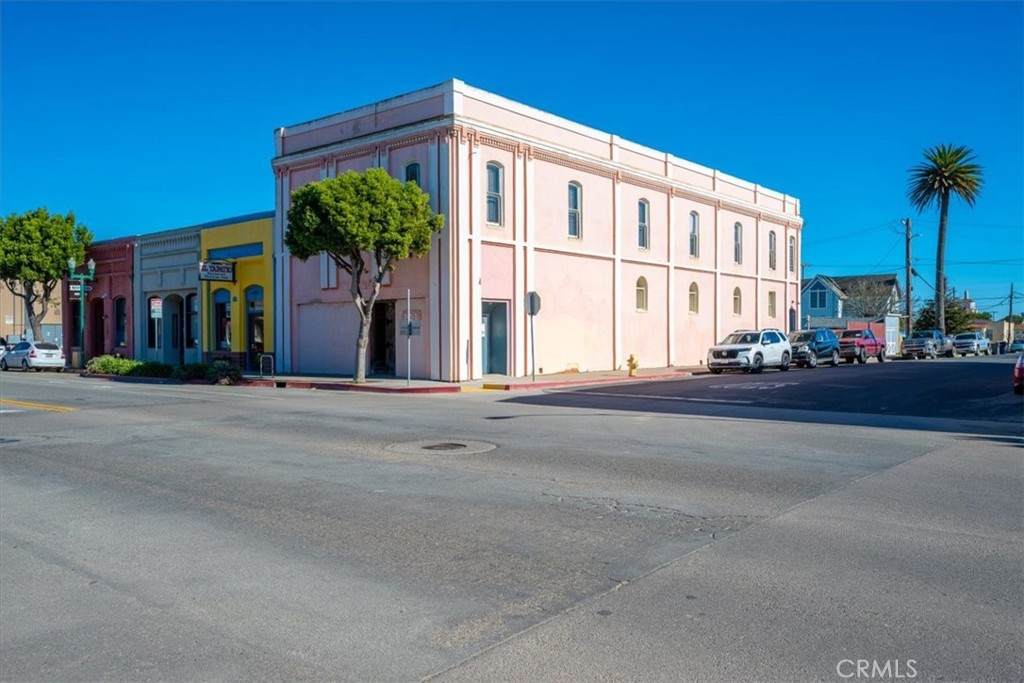 910 Guadalupe - Photo 1