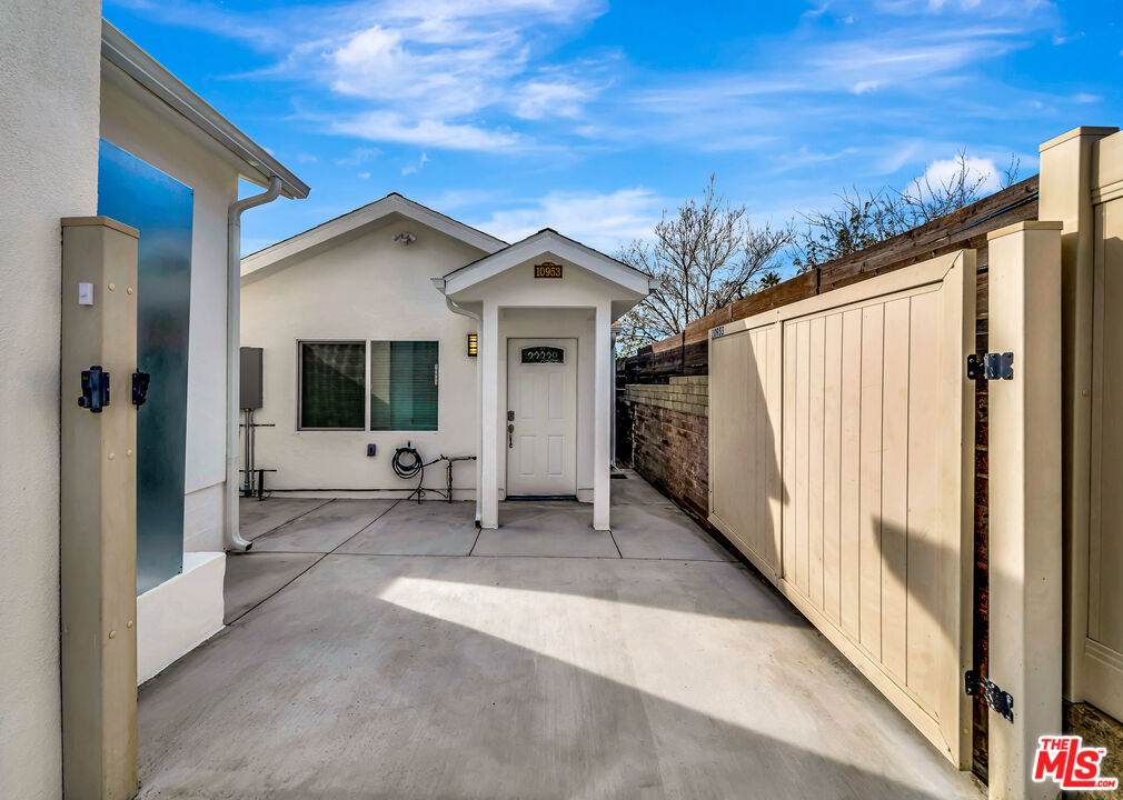 10953 Whitegate Avenue - Photo 1