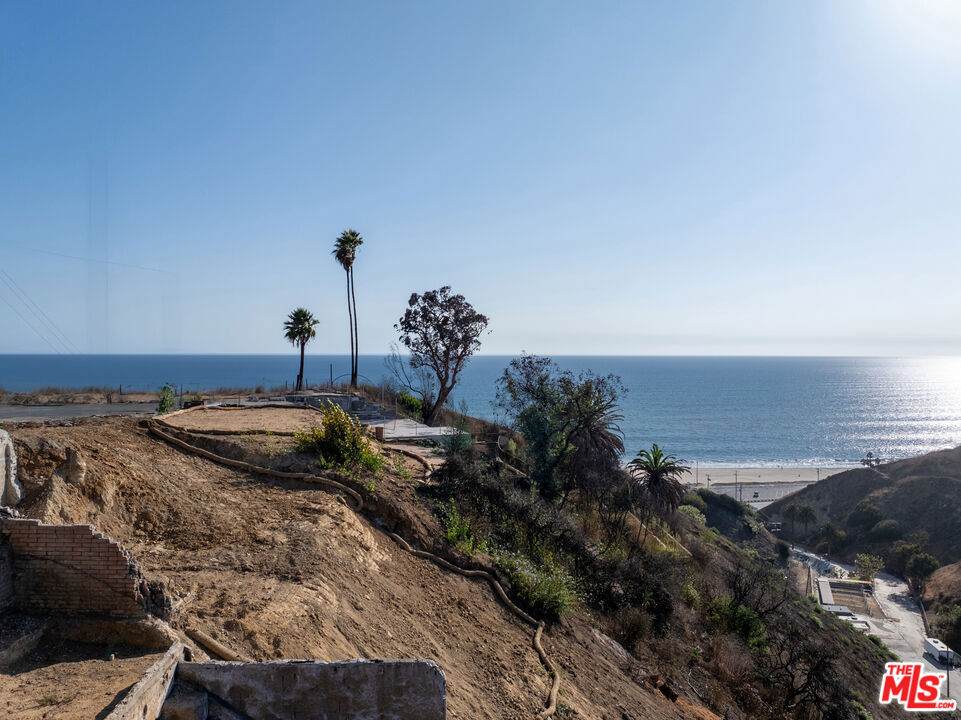 https://bt-photos.global.ssl.fastly.net/socal/orig_boomver_1_412593600-2.jpg