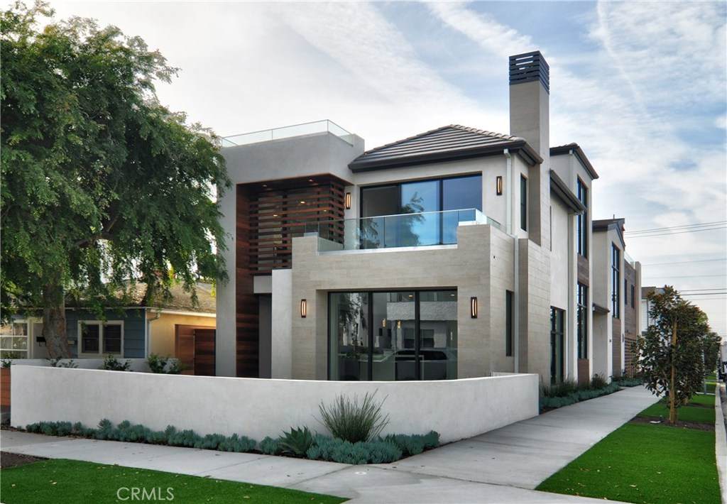 621 Narcissus Avenue - Photo 1