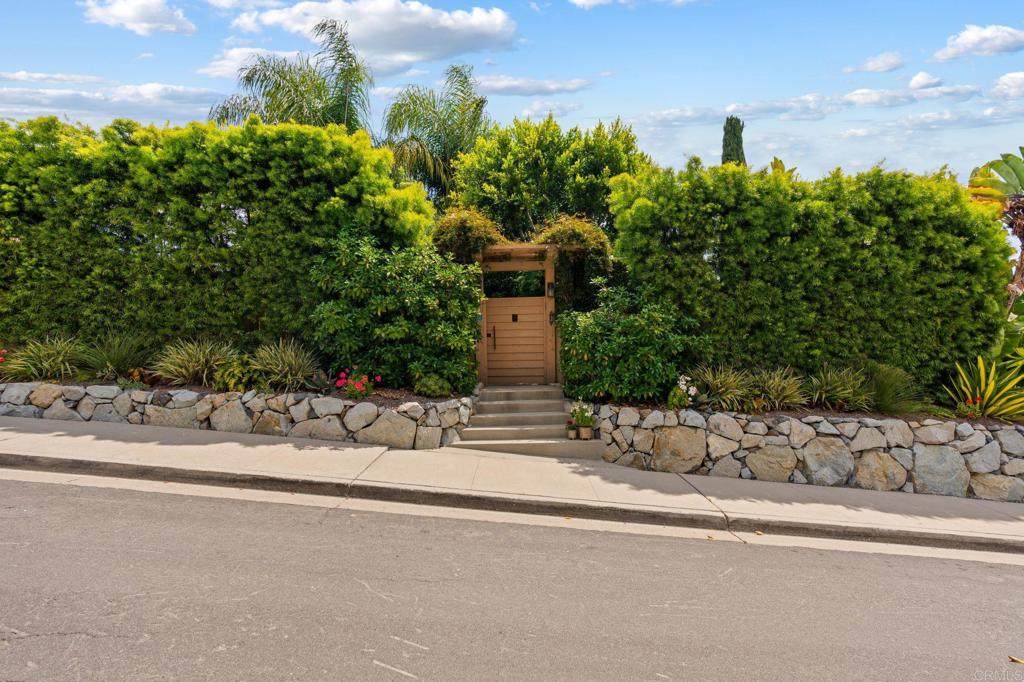 2066 Steiger Ln - Photo 1