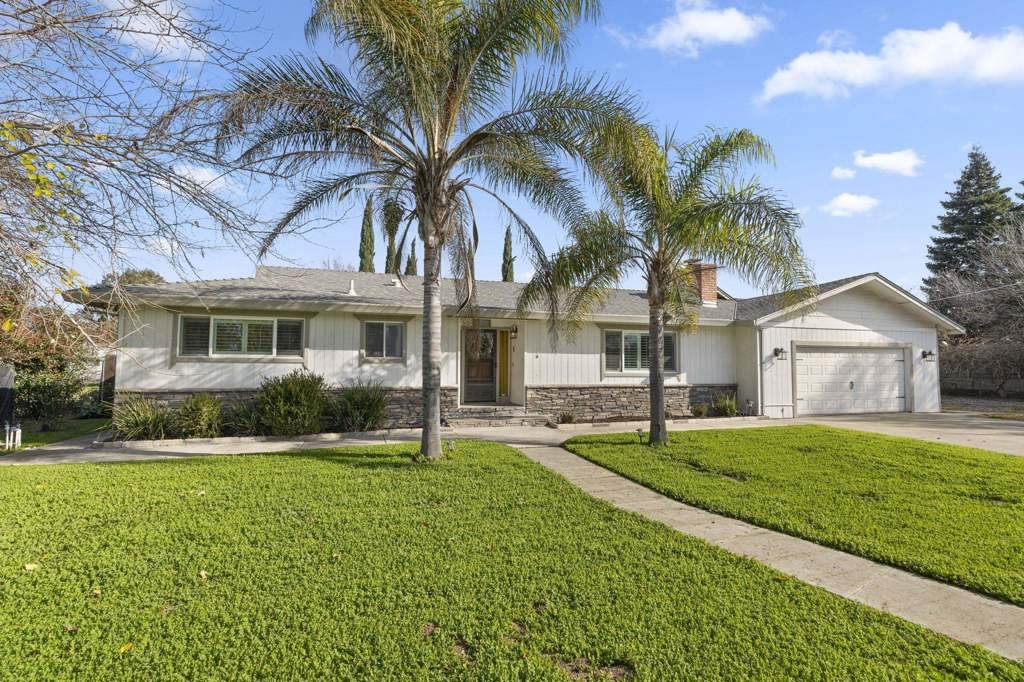 25820 25820 Macarthur Dr - Photo 1