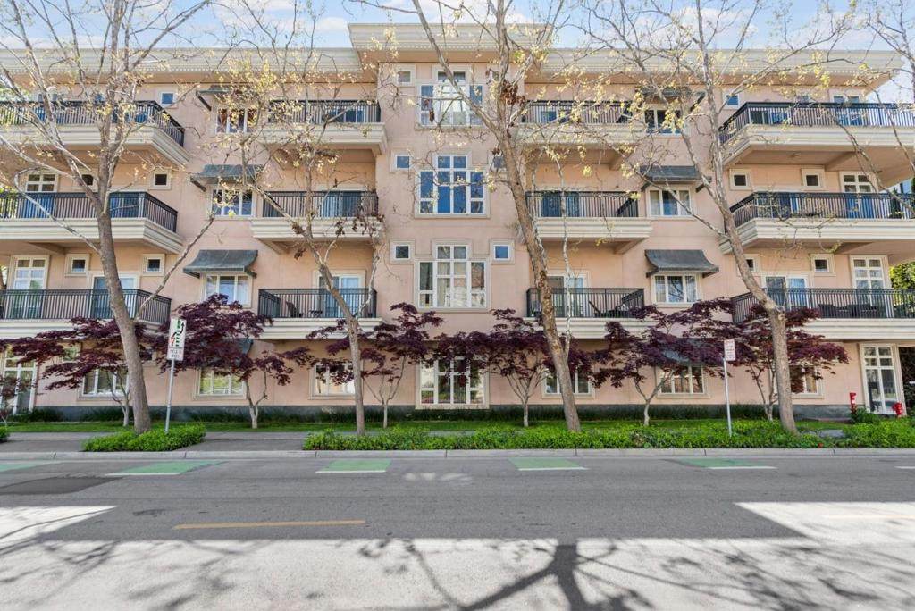 200 Sheridan Avenue - Photo 1