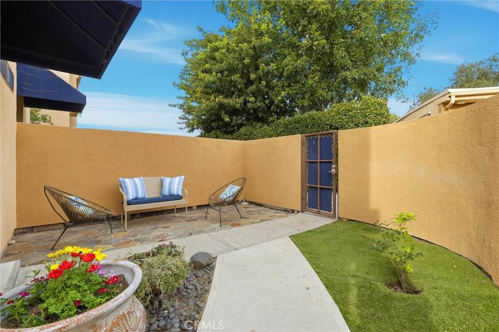 25671 Le Parc - Photo 1