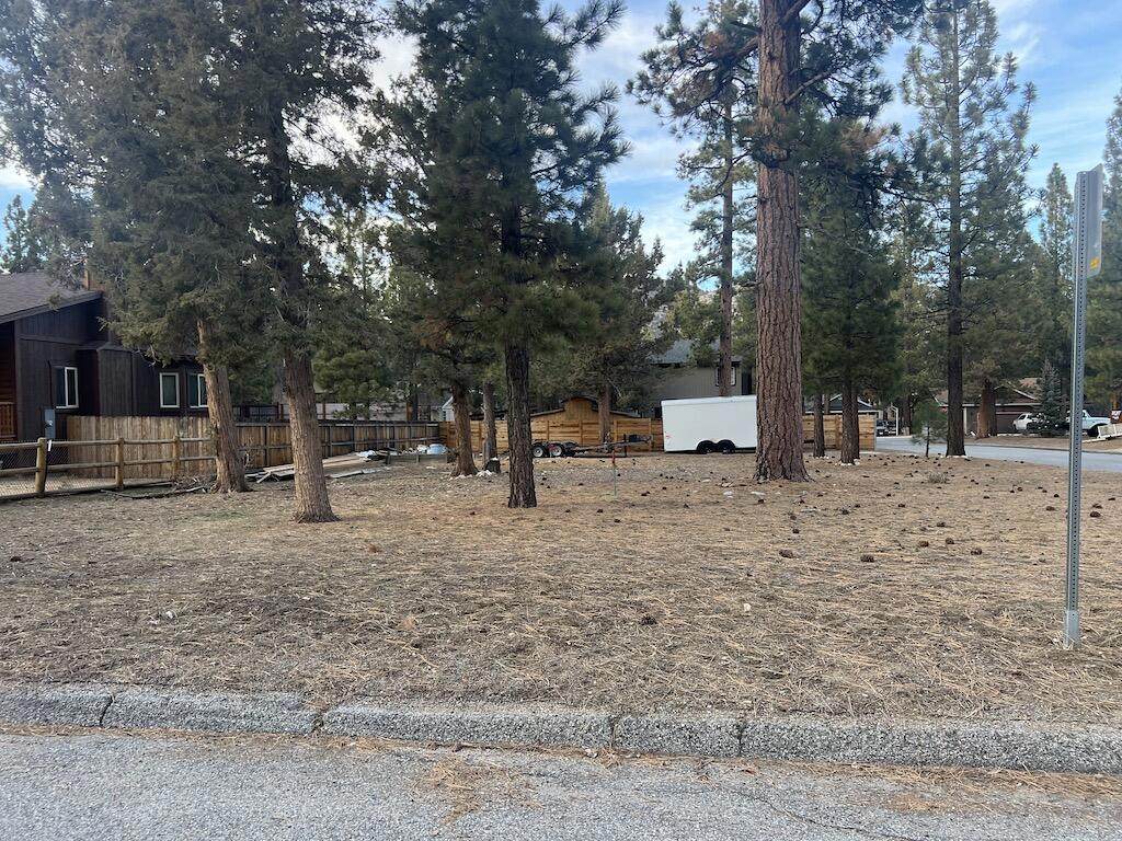 449 Country Club Boulevard - Photo 1