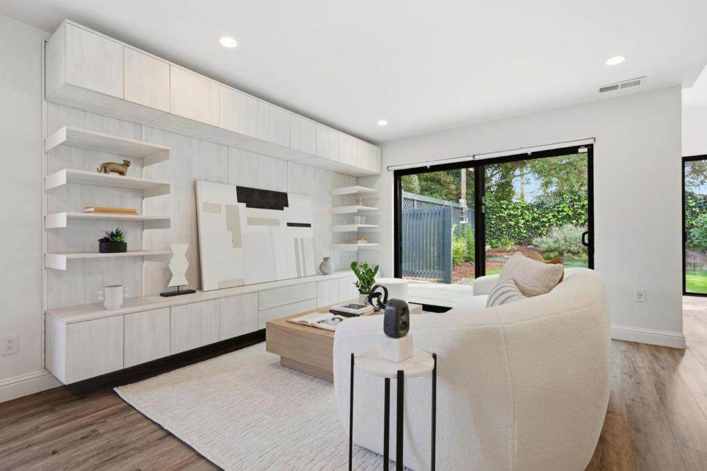 78 Poinsettia Avenue - Photo 1