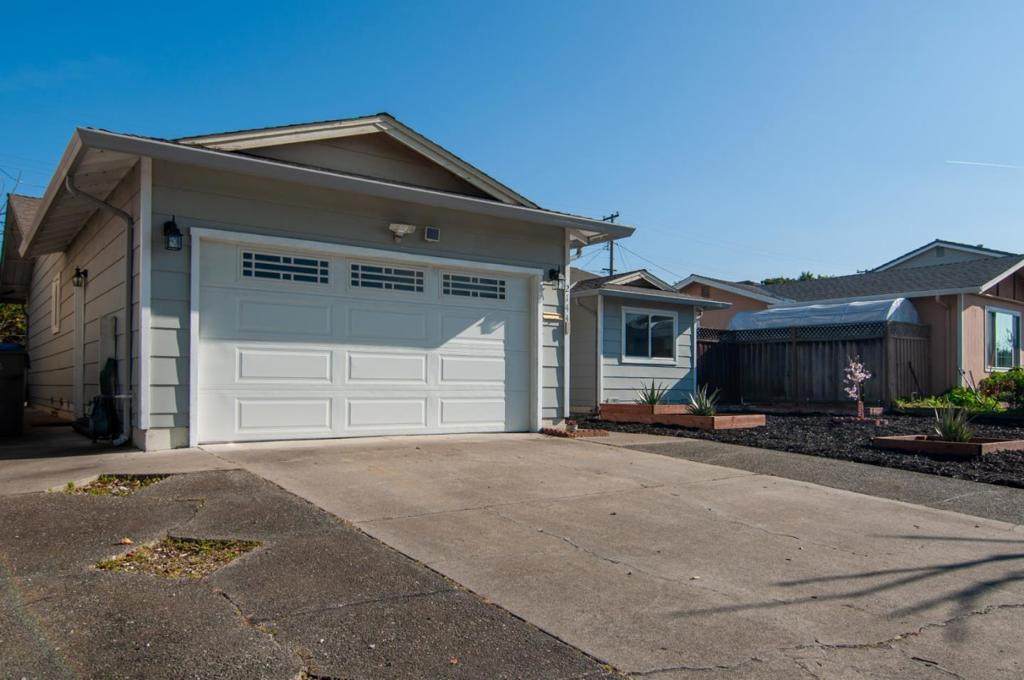 2144 Ashwood Lane - Photo 1