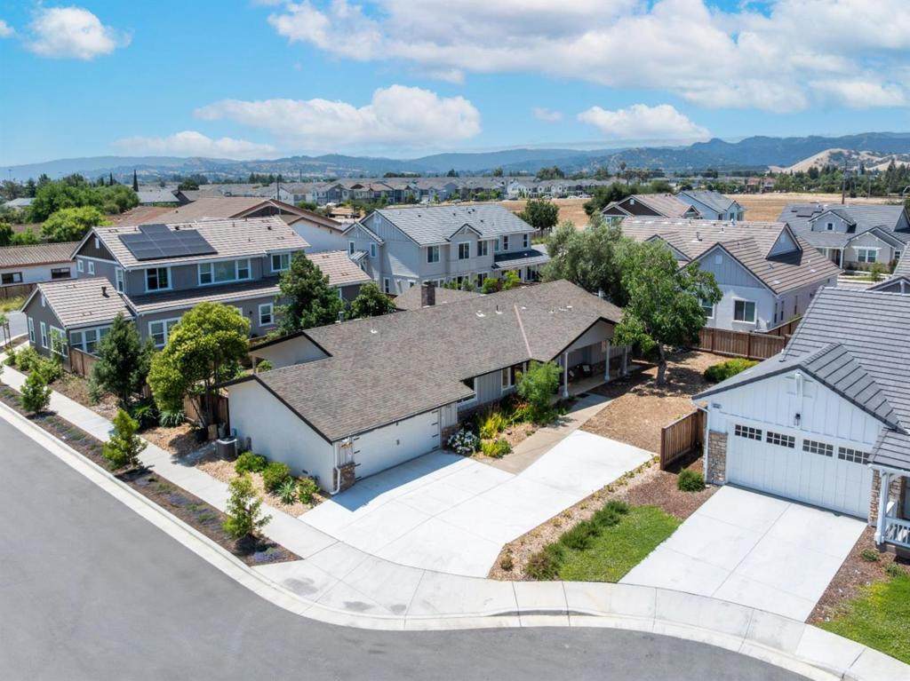 16925 Burgundy Lane - Photo 1