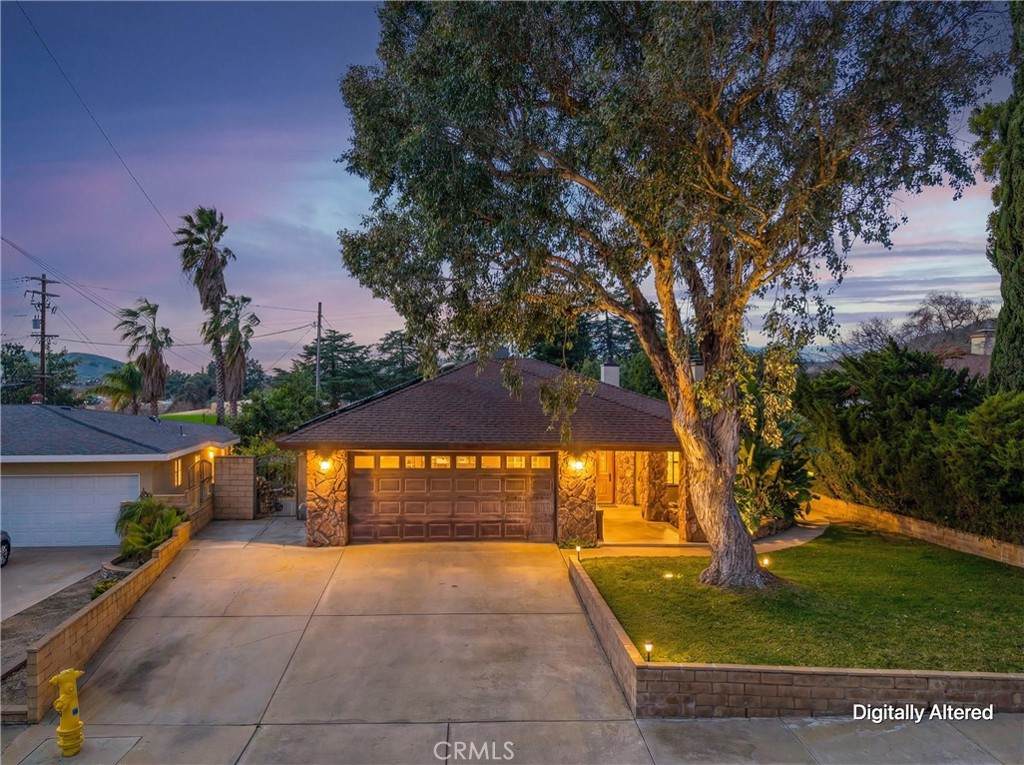 5330 Pershing - Photo 1