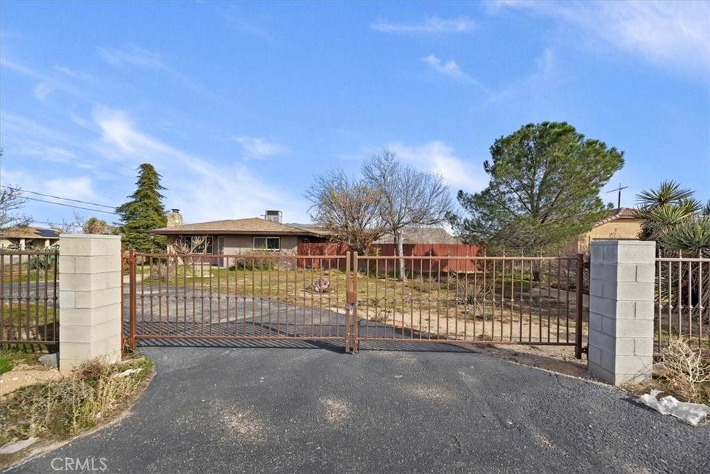 13285 Mesquite - Photo 1