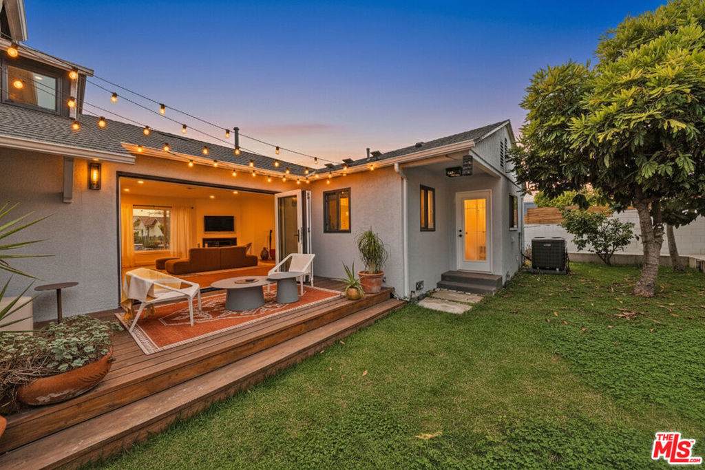 885 Kincaid Avenue - Photo 1