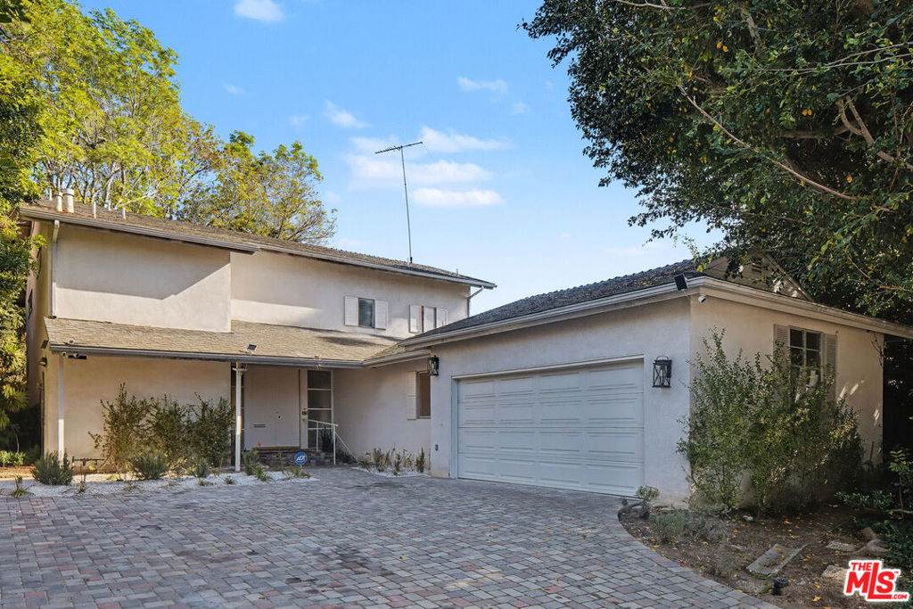 2612 Beverly Drive - Photo 1