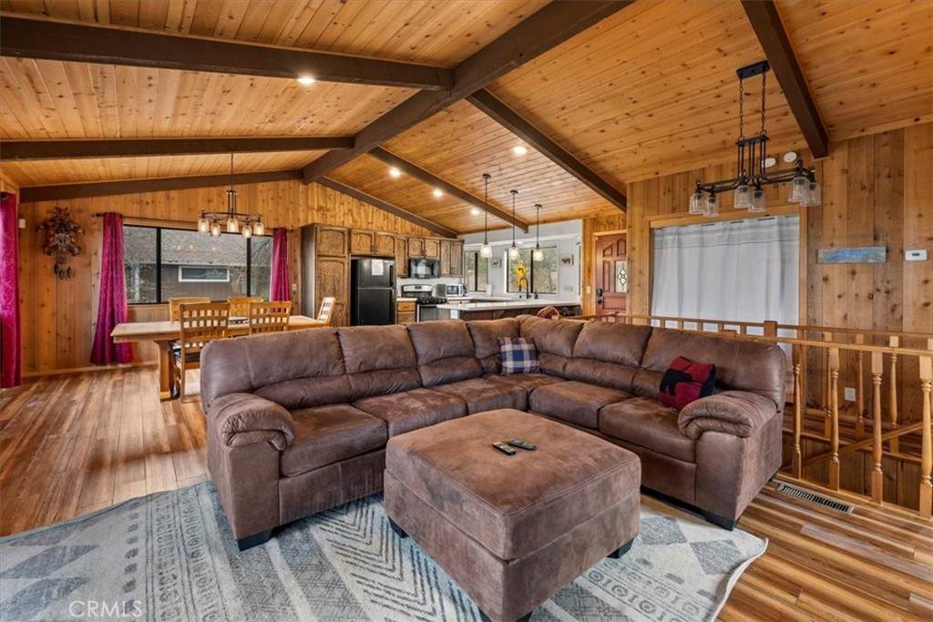 1414 Klamath - Photo 1