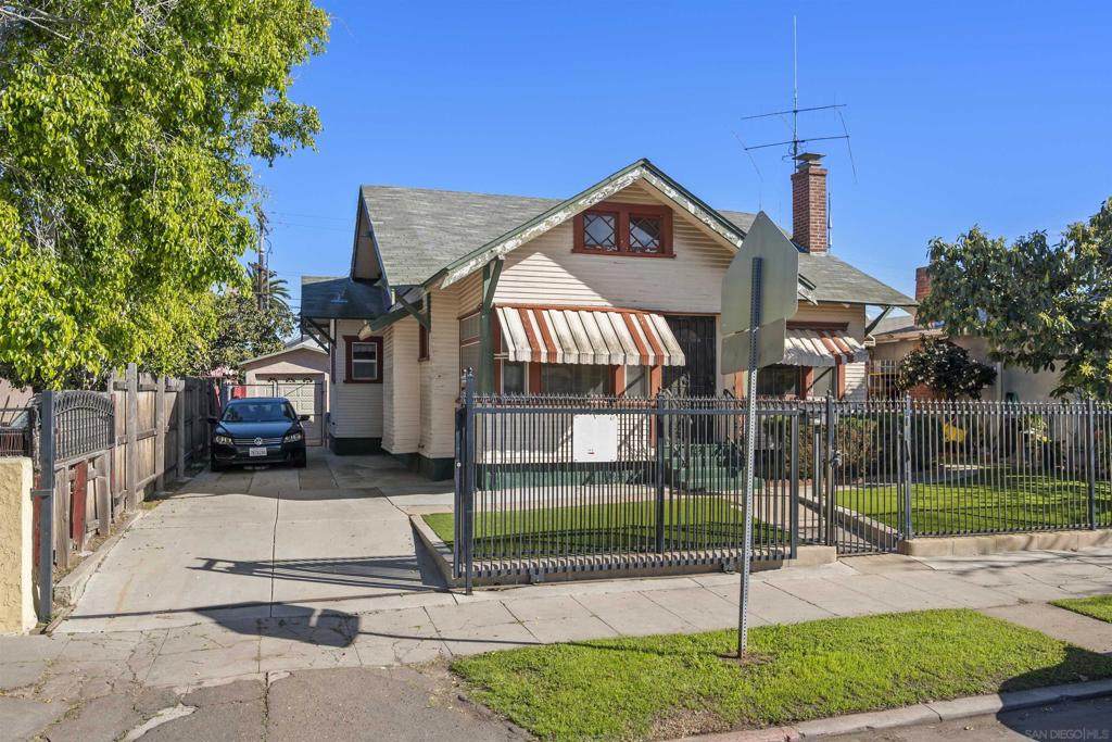 3677 Highland - Photo 1