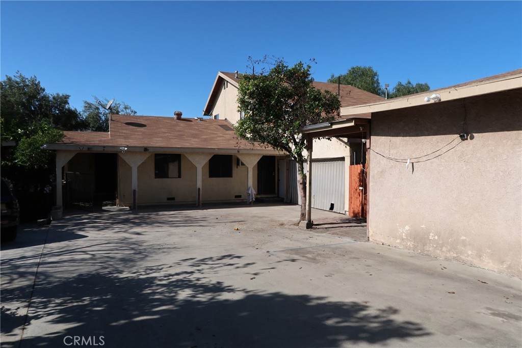 455 Nassau Ave - Photo 1