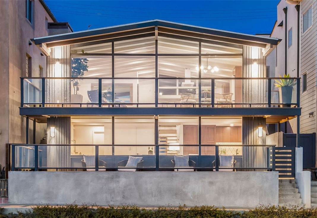 816 The Strand - Photo 1