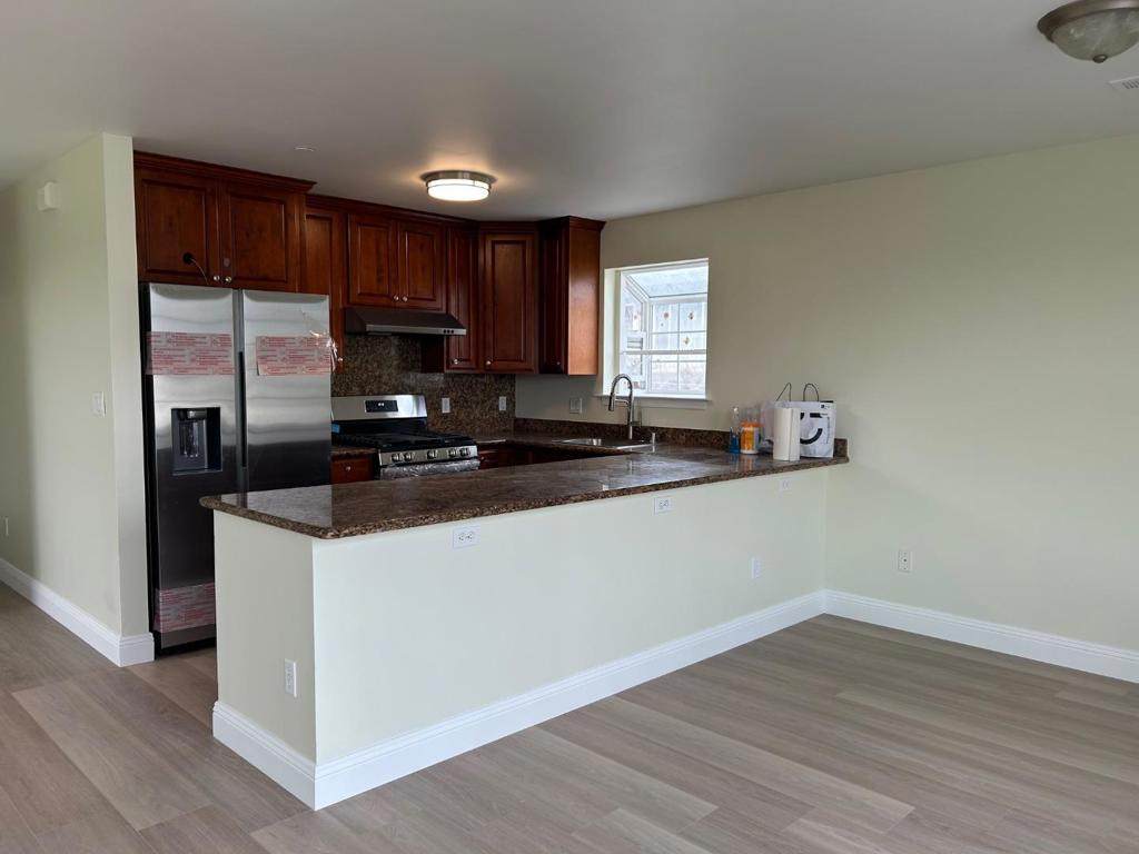 339 Second - Photo 1