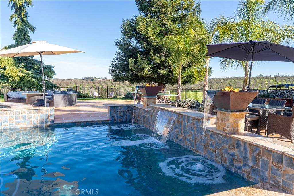 https://bt-photos.global.ssl.fastly.net/socal/orig_boomver_2_413379917-2.jpg