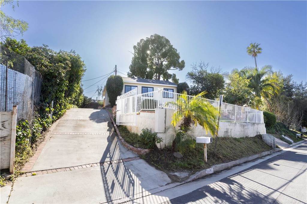 11478 Kamloops Street - Photo 1