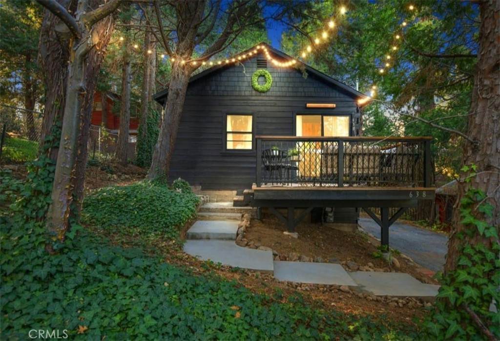 638 Rose Hill - Photo 1