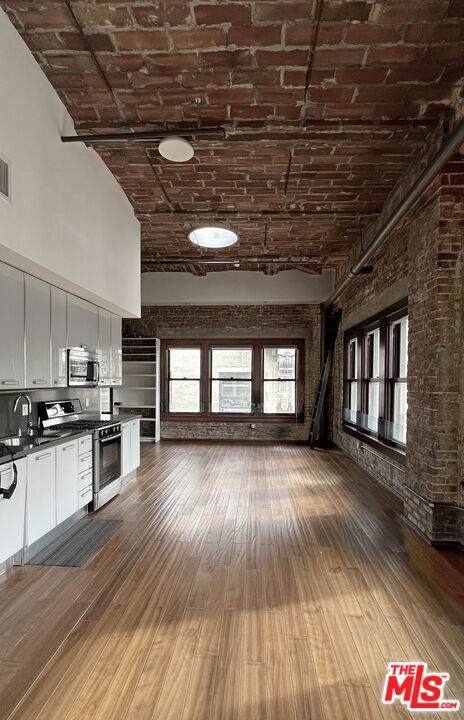 460 Spring Street - Photo 1