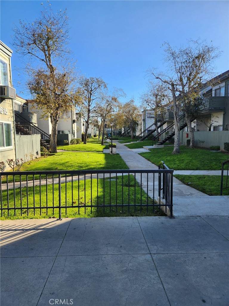 623 Bristol - Photo 1