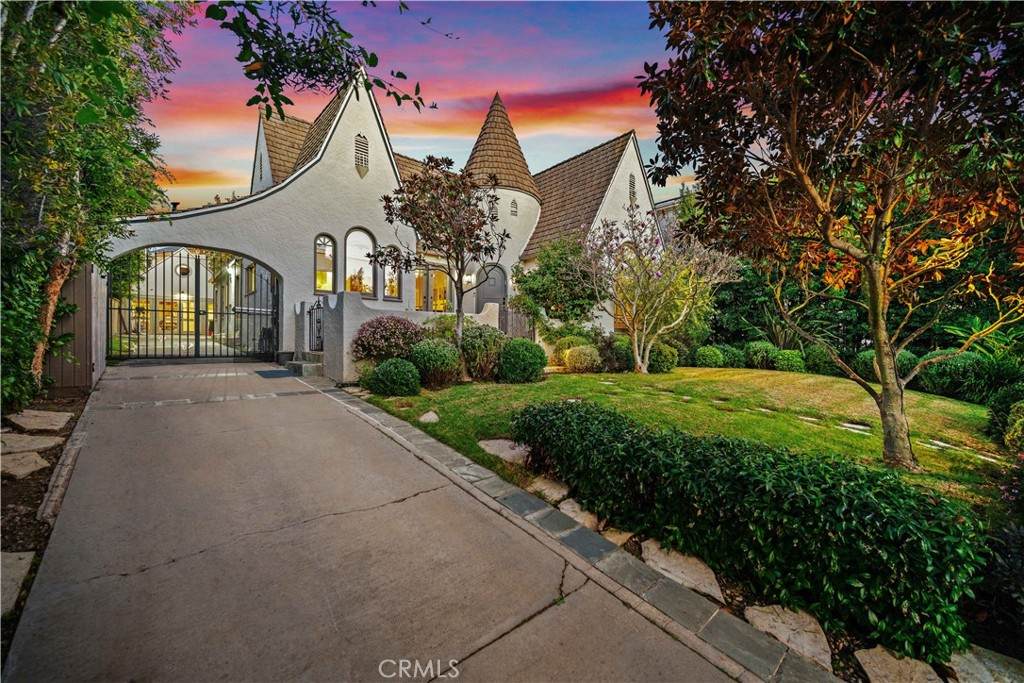 1630 Warnall - Photo 1