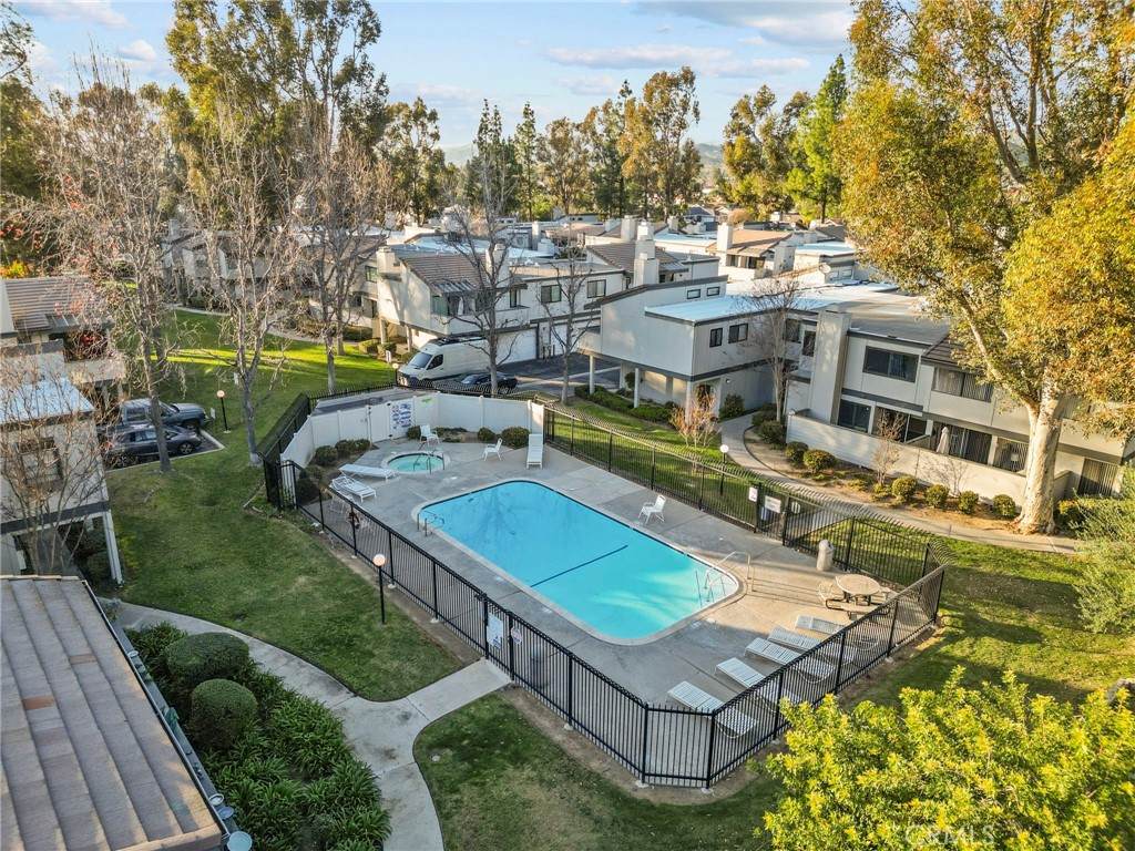 https://bt-photos.global.ssl.fastly.net/socal/orig_boomver_1_413520009-2.jpg